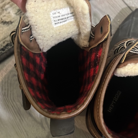 Boots - Picture 3 of 3